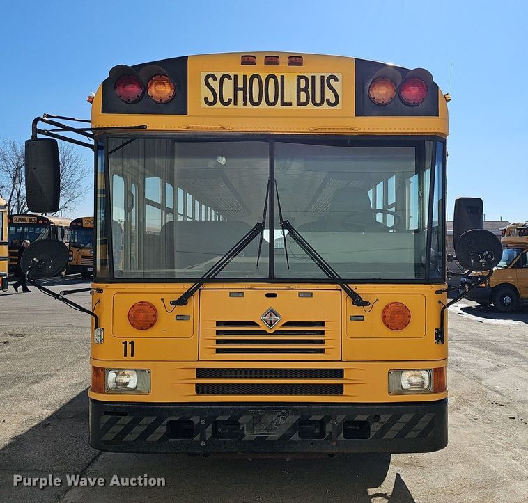 image for item DK0529 2002 International 3800 school bus