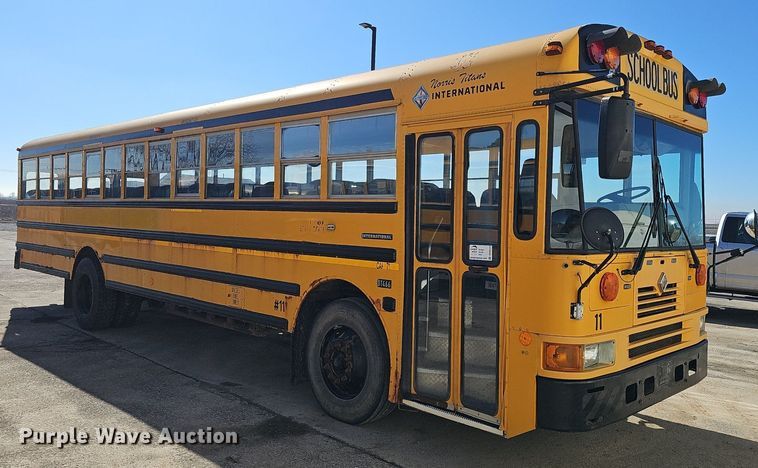 image for item DK0529 2002 International 3800 school bus