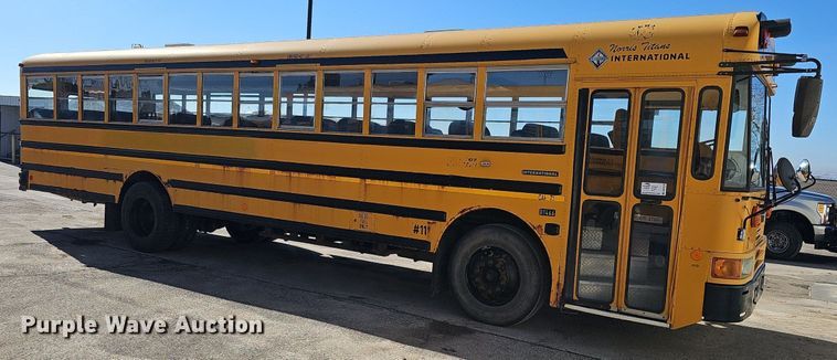 image for item DK0529 2002 International 3800 school bus