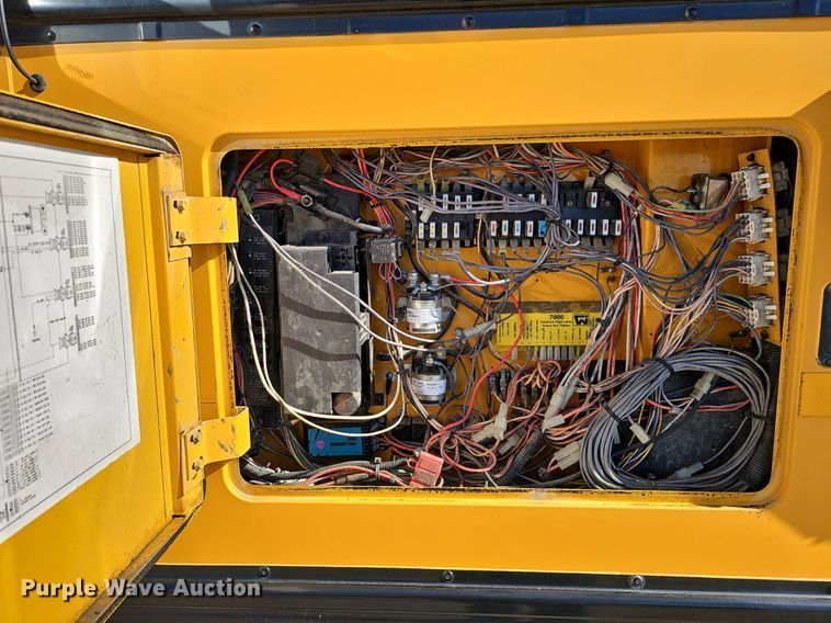 image for item DK0529 2002 International 3800 school bus