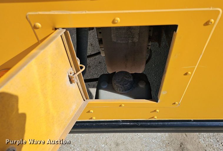 image for item DK0529 2002 International 3800 school bus