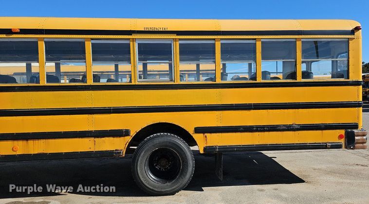 image for item DK0529 2002 International 3800 school bus