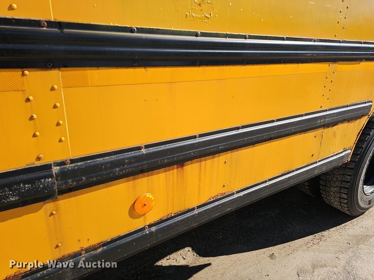 image for item DK0529 2002 International 3800 school bus