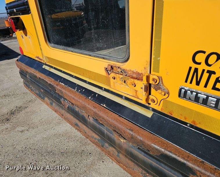 image for item DK0529 2002 International 3800 school bus