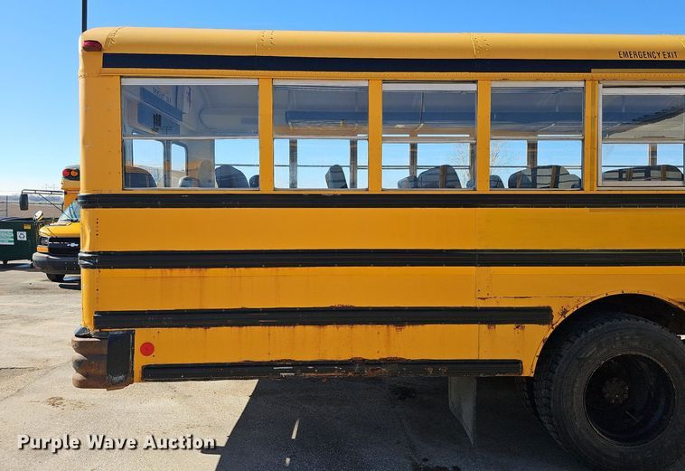image for item DK0529 2002 International 3800 school bus
