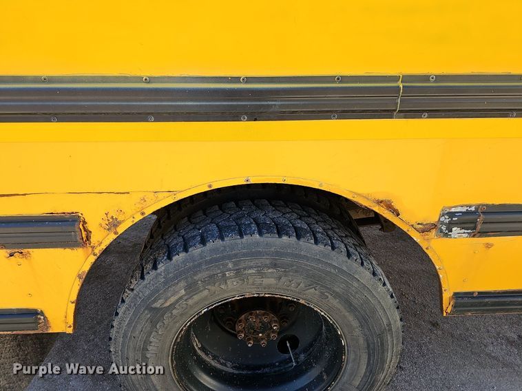 image for item DK0529 2002 International 3800 school bus