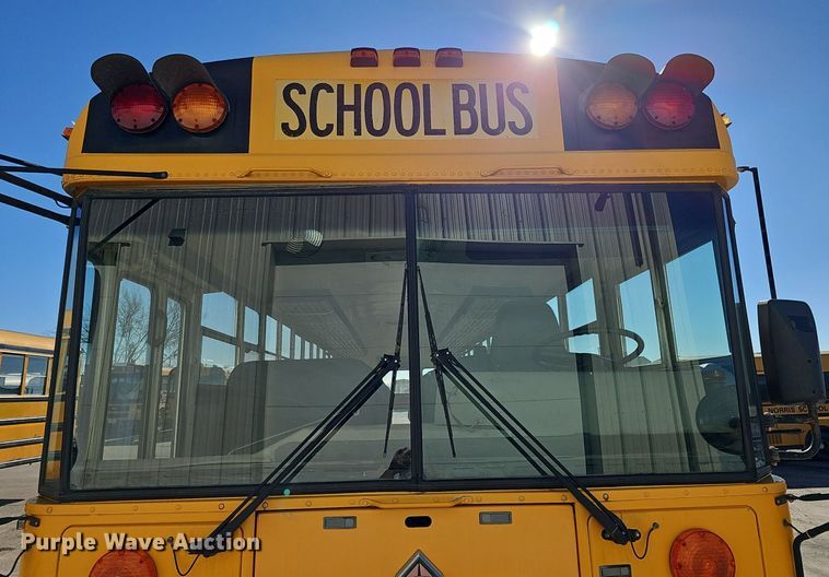 image for item DK0529 2002 International 3800 school bus