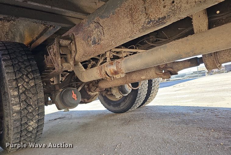 image for item DK0529 2002 International 3800 school bus