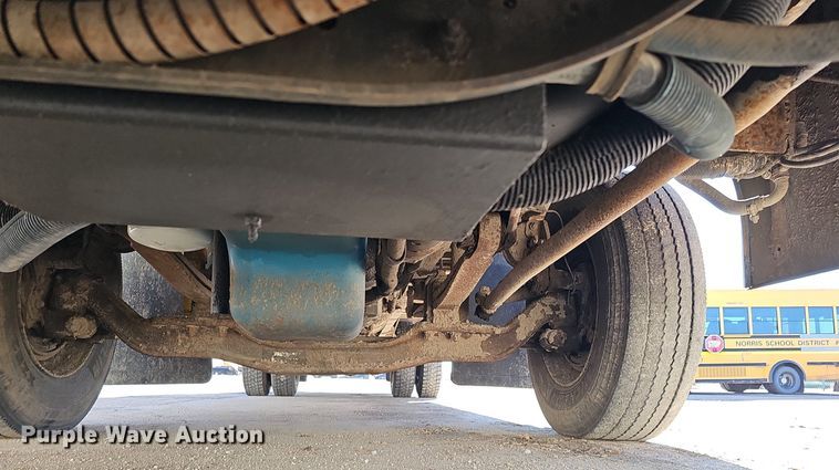 image for item DK0529 2002 International 3800 school bus