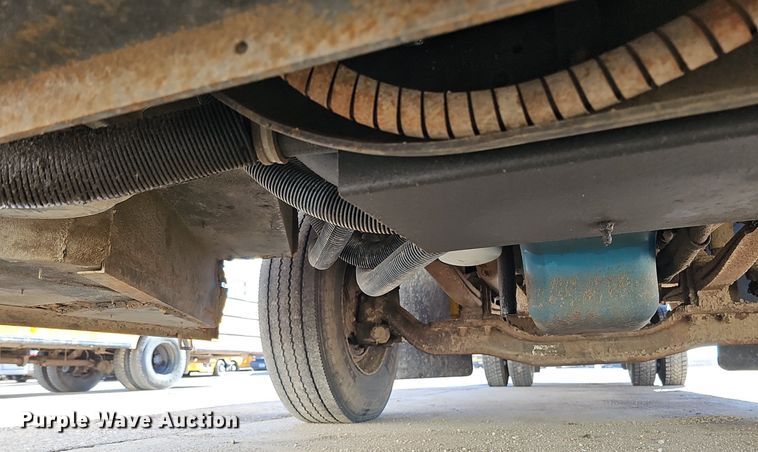 image for item DK0529 2002 International 3800 school bus