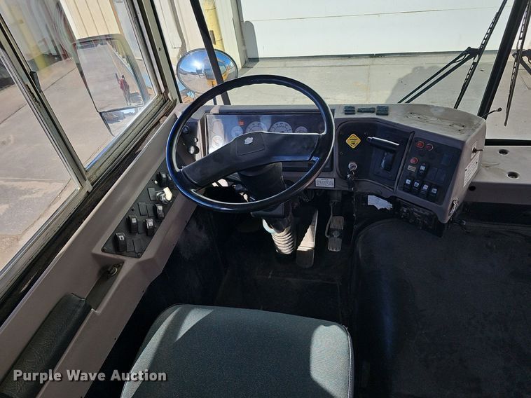 image for item DK0529 2002 International 3800 school bus