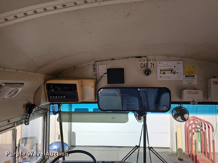 image for item DK0529 2002 International 3800 school bus