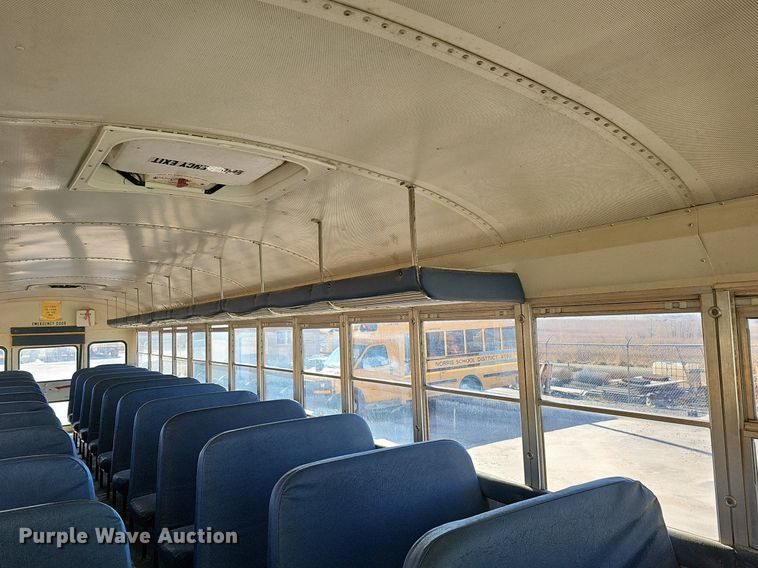 image for item DK0529 2002 International 3800 school bus