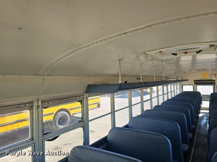 image for item DK0529 2002 International 3800 school bus