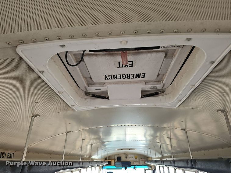 image for item DK0529 2002 International 3800 school bus