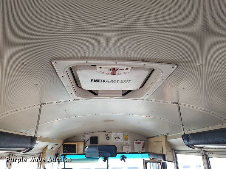 image for item DK0529 2002 International 3800 school bus