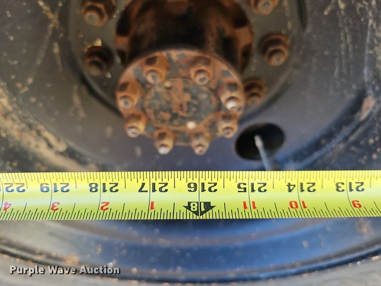 image for item DK0529 2002 International 3800 school bus