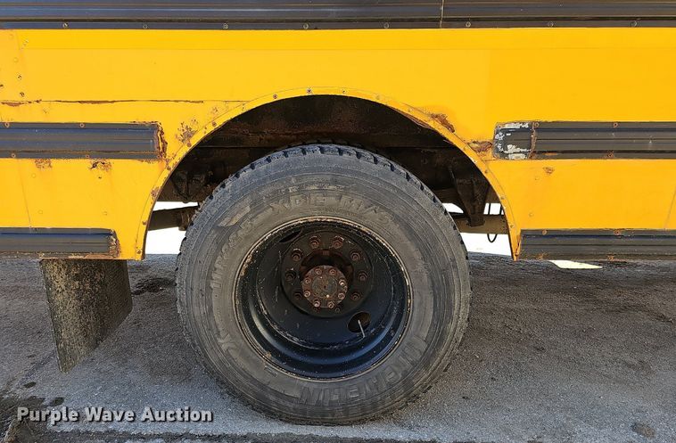 image for item DK0529 2002 International 3800 school bus