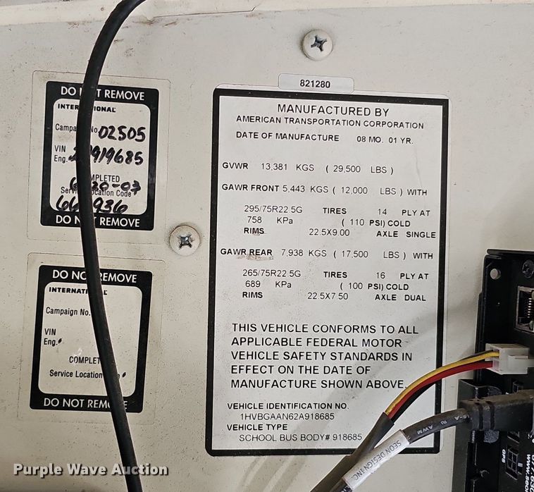 image for item DK0529 2002 International 3800 school bus