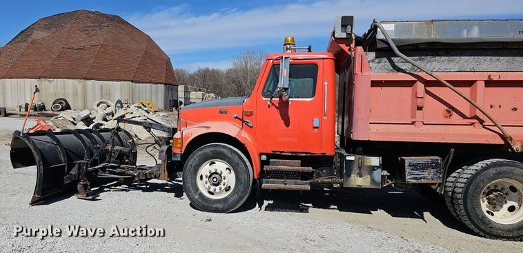 image for item DM1511 1997 International 4900 dump truck