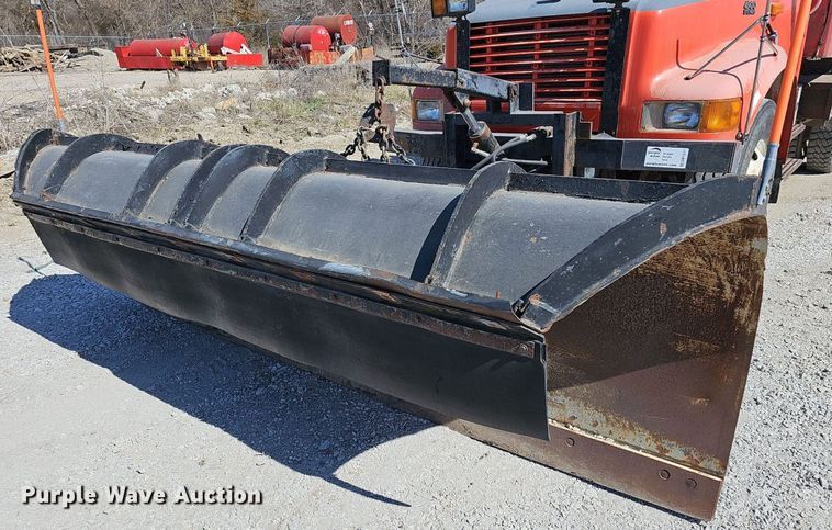 image for item DM1511 1997 International 4900 dump truck