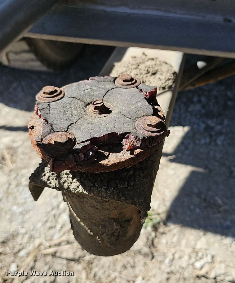 image for item DM1511 1997 International 4900 dump truck