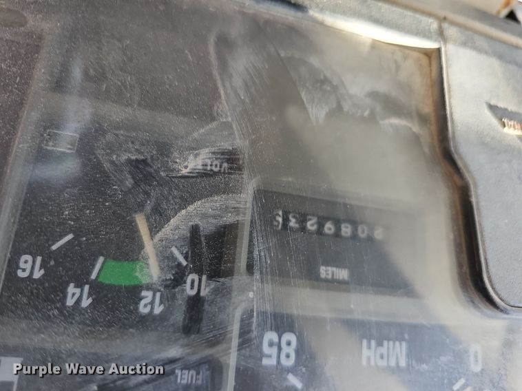 image for item DM1511 1997 International 4900 dump truck