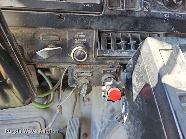 image for item DM1511 1997 International 4900 dump truck