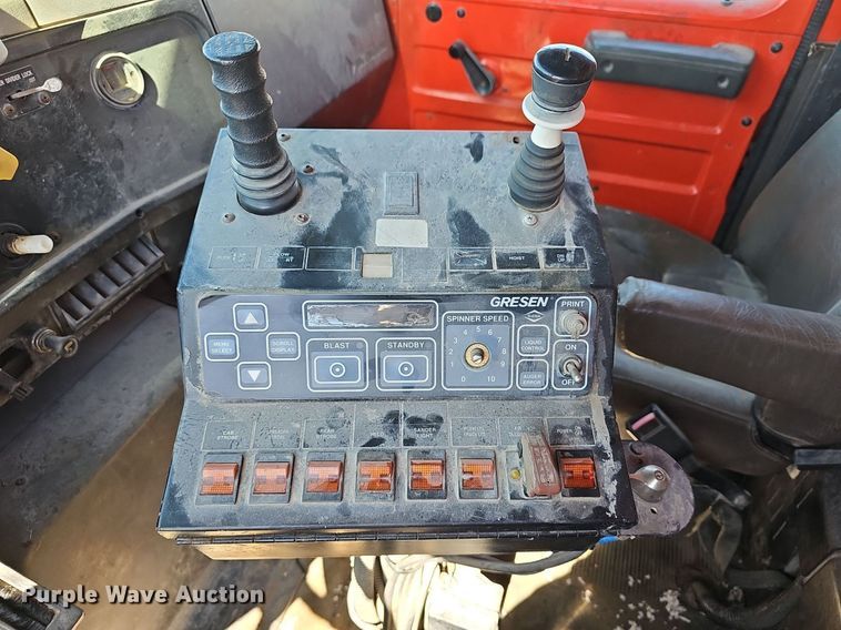 image for item DM1511 1997 International 4900 dump truck