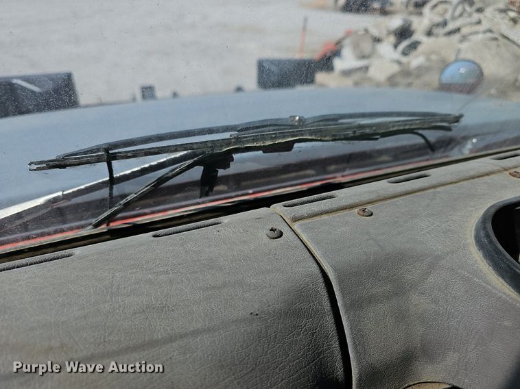 image for item DM1511 1997 International 4900 dump truck