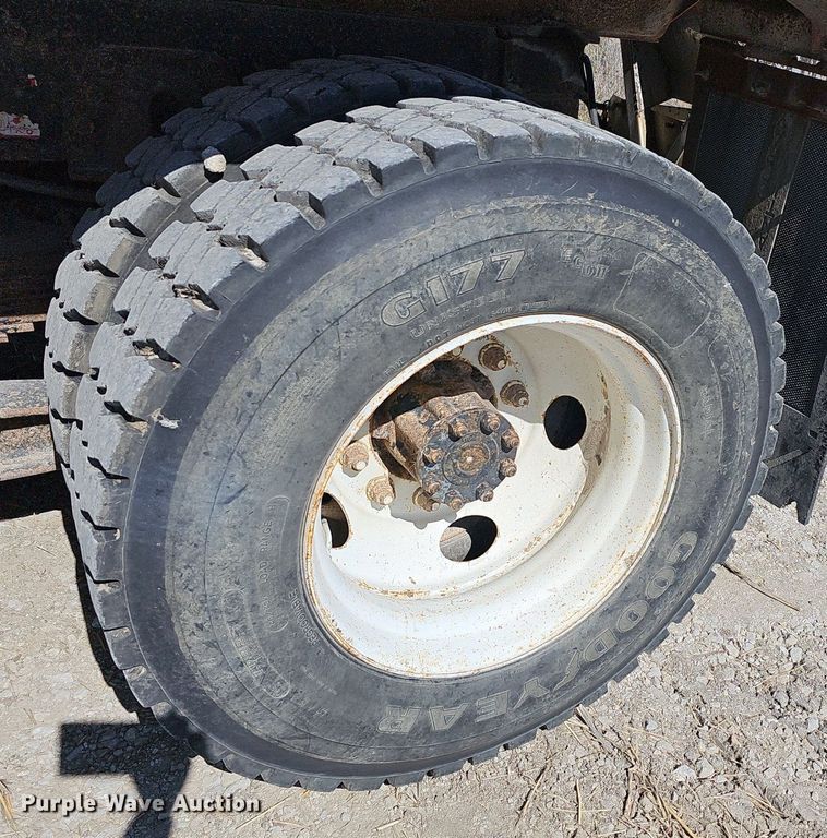 image for item DM1511 1997 International 4900 dump truck