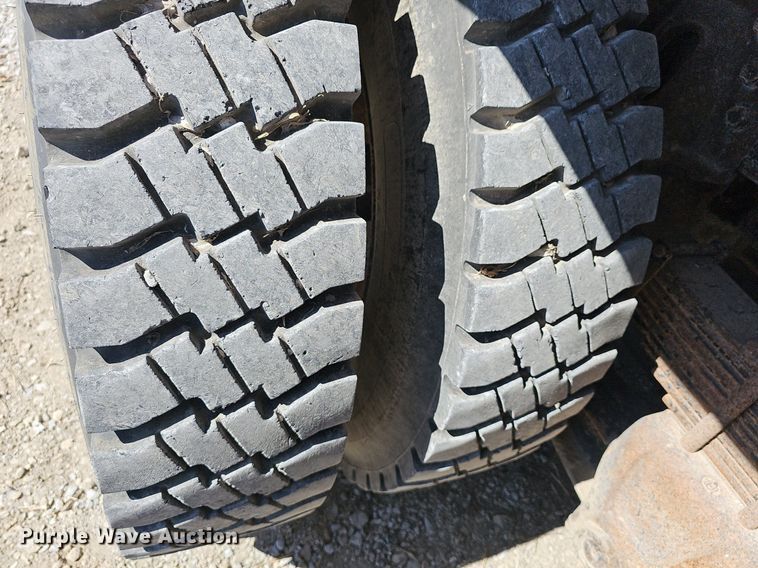 image for item DM1511 1997 International 4900 dump truck