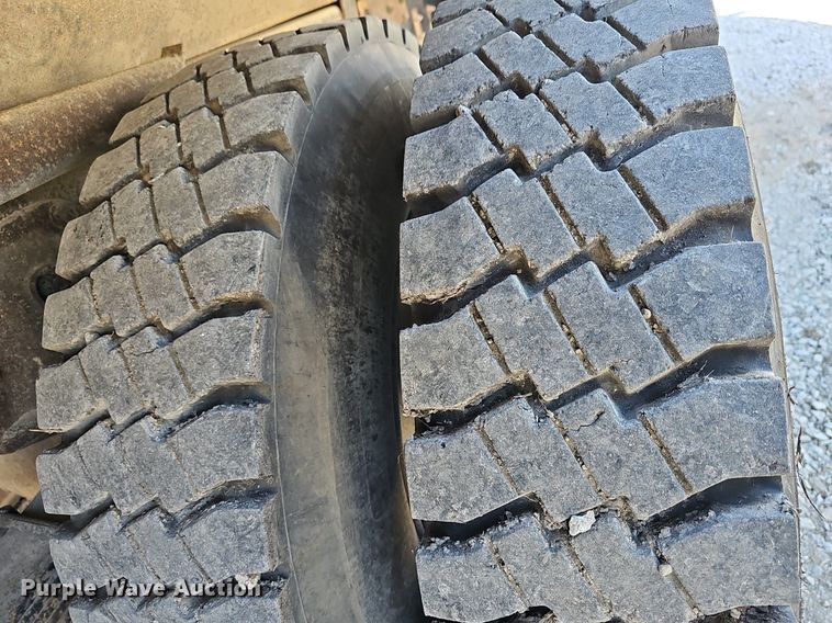 image for item DM1511 1997 International 4900 dump truck