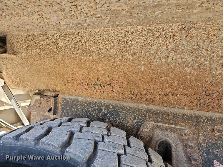 image for item DM1511 1997 International 4900 dump truck