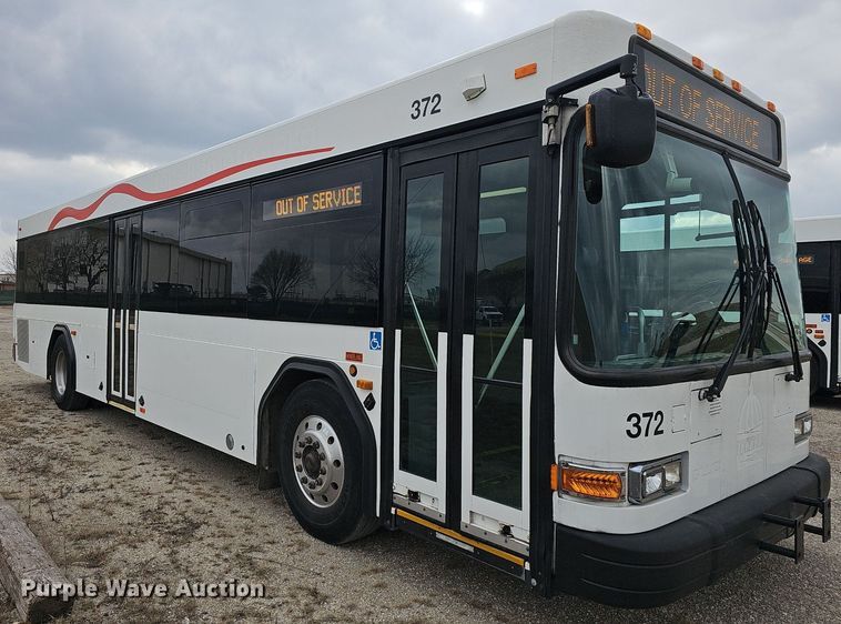 image for item DM1516 2011 Gillig G27B102N4 transit bus