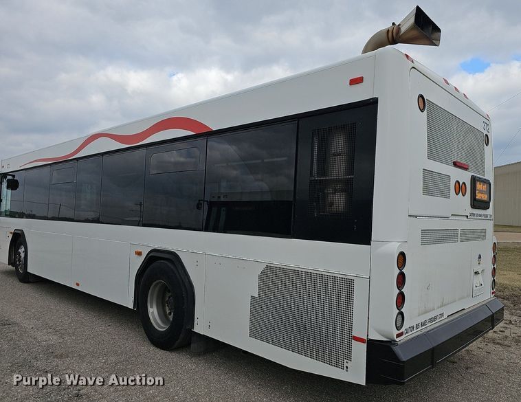 image for item DM1516 2011 Gillig G27B102N4 transit bus