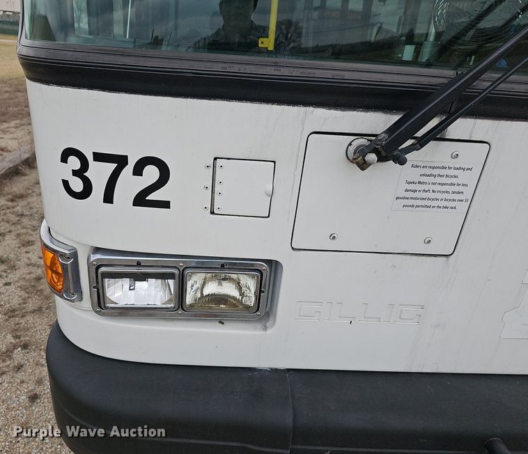 image for item DM1516 2011 Gillig G27B102N4 transit bus