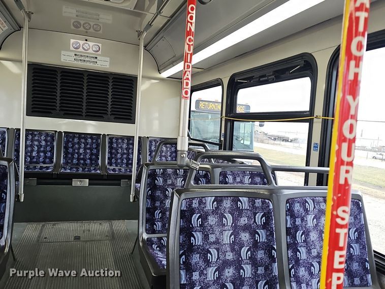 image for item DM1516 2011 Gillig G27B102N4 transit bus