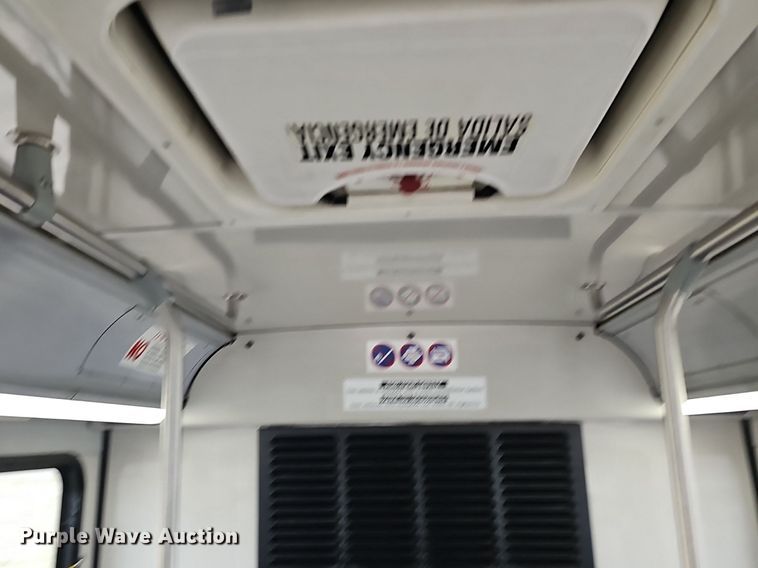 image for item DM1516 2011 Gillig G27B102N4 transit bus