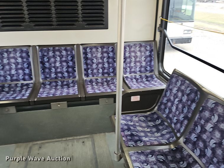 image for item DM1516 2011 Gillig G27B102N4 transit bus