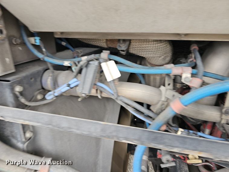 image for item DM1516 2011 Gillig G27B102N4 transit bus