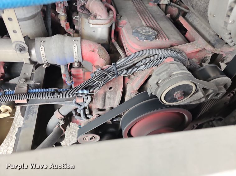 image for item DM1516 2011 Gillig G27B102N4 transit bus