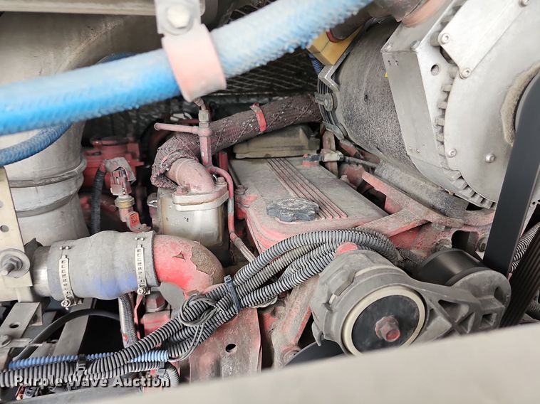 image for item DM1516 2011 Gillig G27B102N4 transit bus