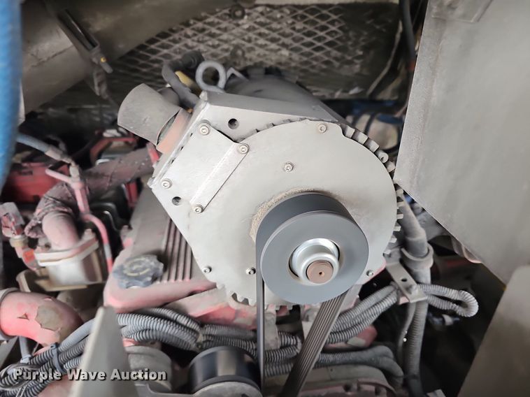 image for item DM1516 2011 Gillig G27B102N4 transit bus