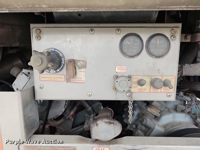 image for item DM1516 2011 Gillig G27B102N4 transit bus