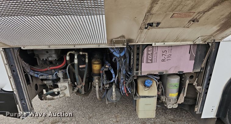 image for item DM1516 2011 Gillig G27B102N4 transit bus