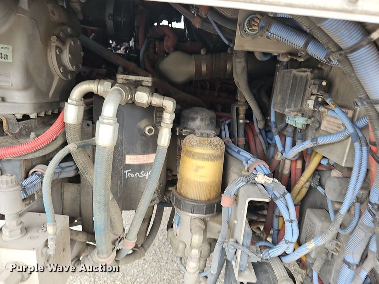 image for item DM1516 2011 Gillig G27B102N4 transit bus