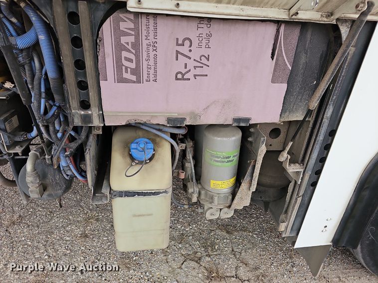 image for item DM1516 2011 Gillig G27B102N4 transit bus