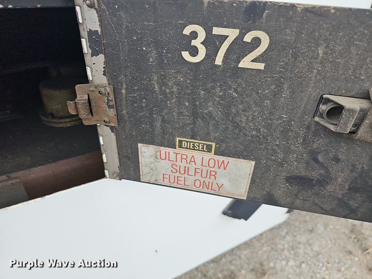 image for item DM1516 2011 Gillig G27B102N4 transit bus