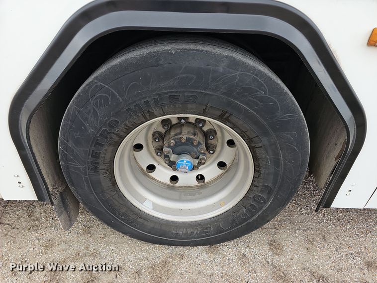 image for item DM1516 2011 Gillig G27B102N4 transit bus